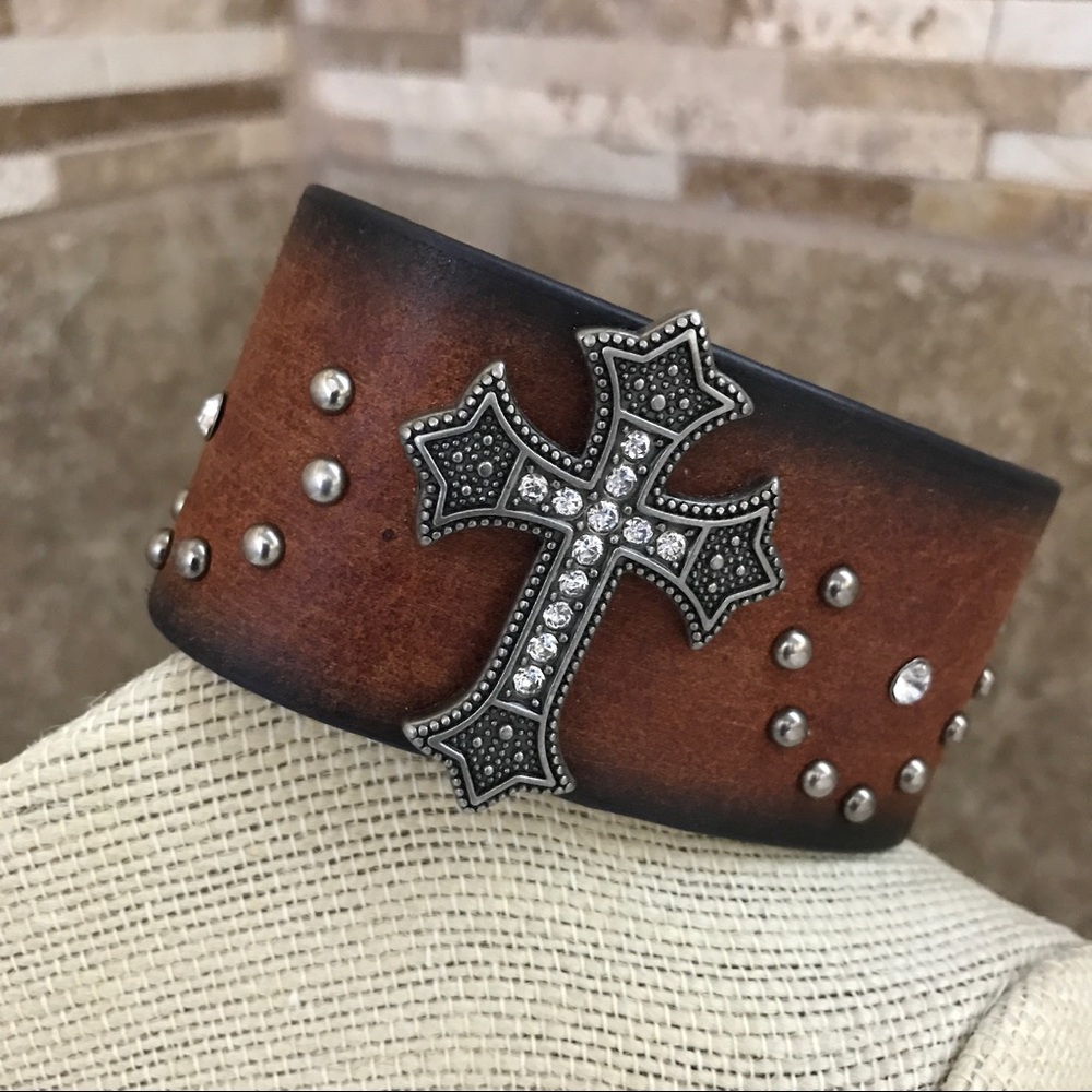 Leather cuff bracelet