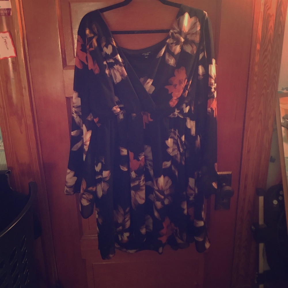 Floral Bell Sleeve Plus Size Dress