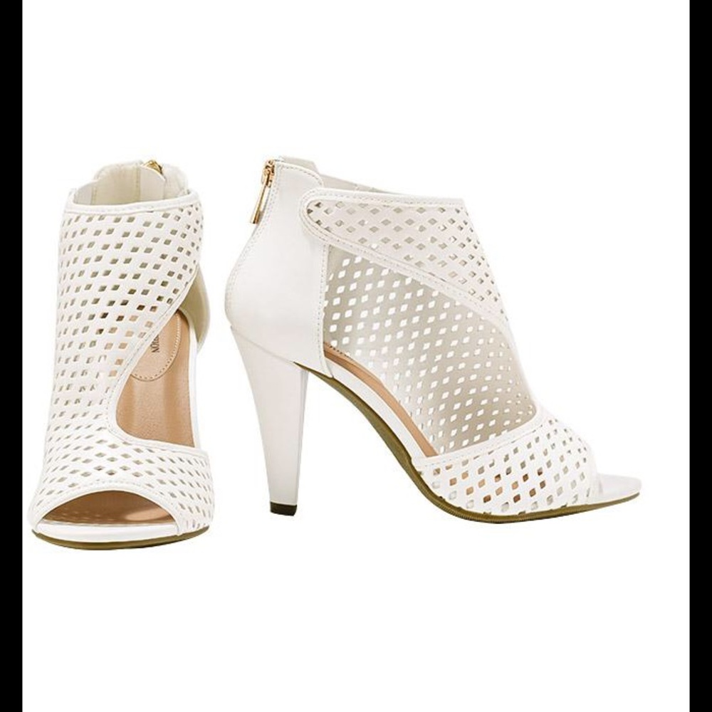 Chic perforated sandal