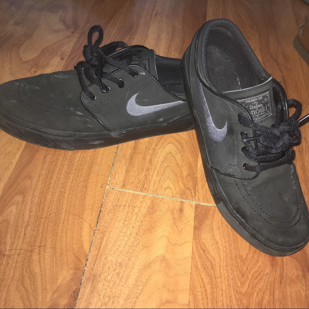 Stephen janowski all black shoes
