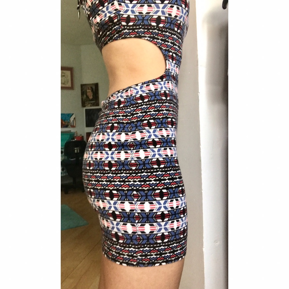 🌟GEOMETRIC PRINT CUT OUT DRESS 🌟