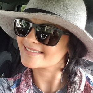 Meet your Posher, Abby