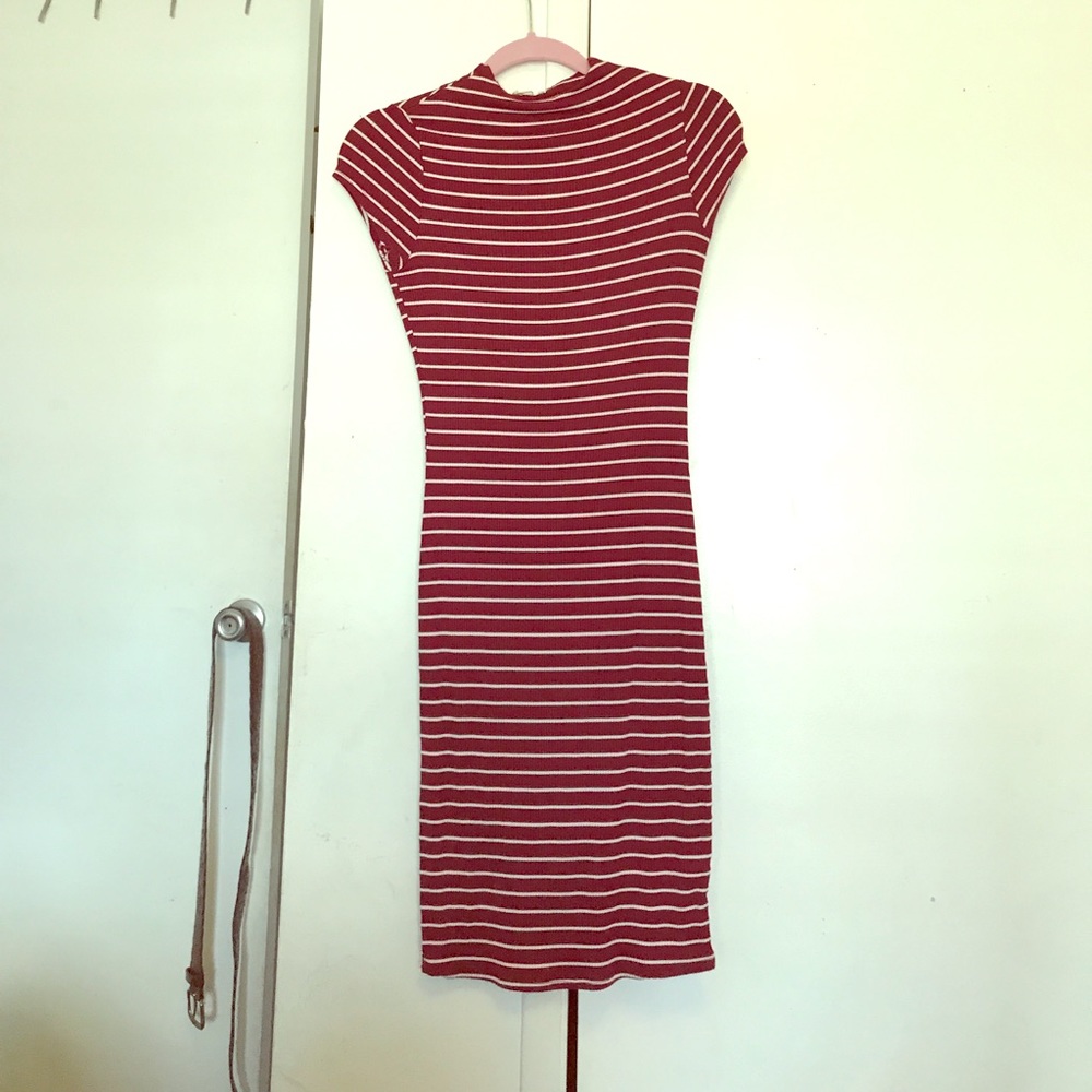 Ribbed white and burgundy midi dress