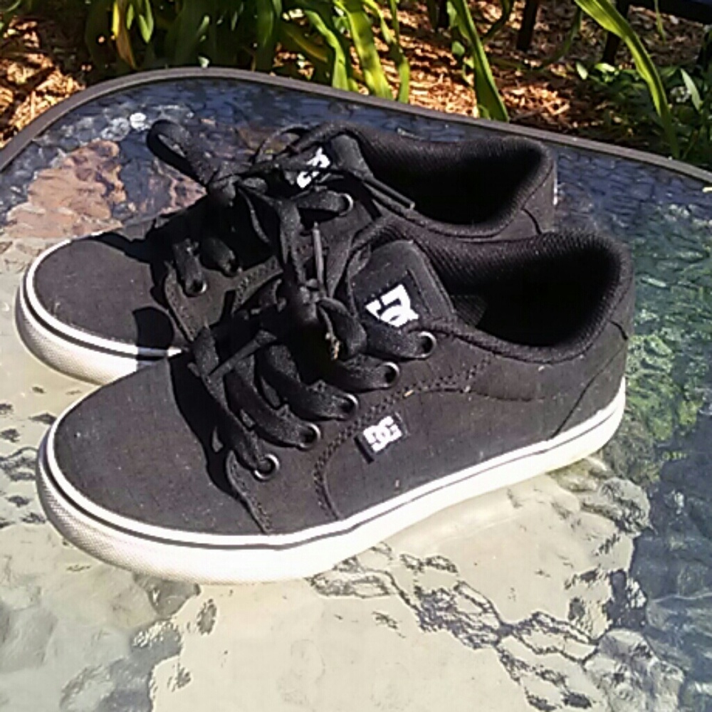 ✨DC sneakers✨