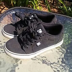 ✨DC sneakers✨