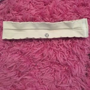 Lululemon scalloped headband