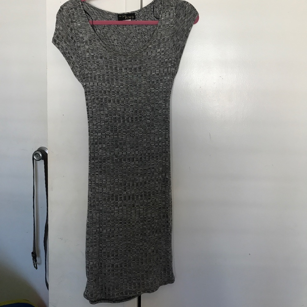 Gray ribbed midi dress