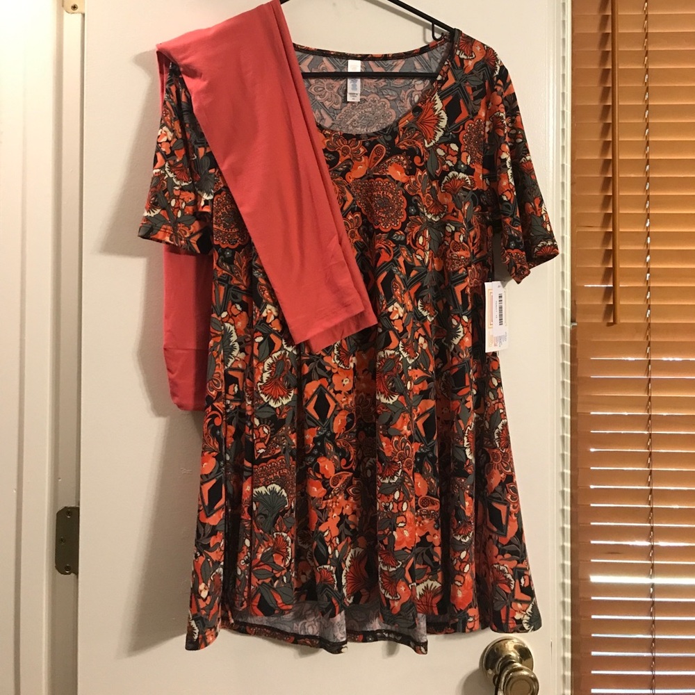Lularoe XS Perfect T and OS leggings outfit