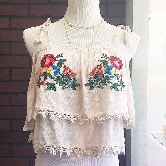 Cream embroidered off the shoulder crop top - Picture 3 of 4