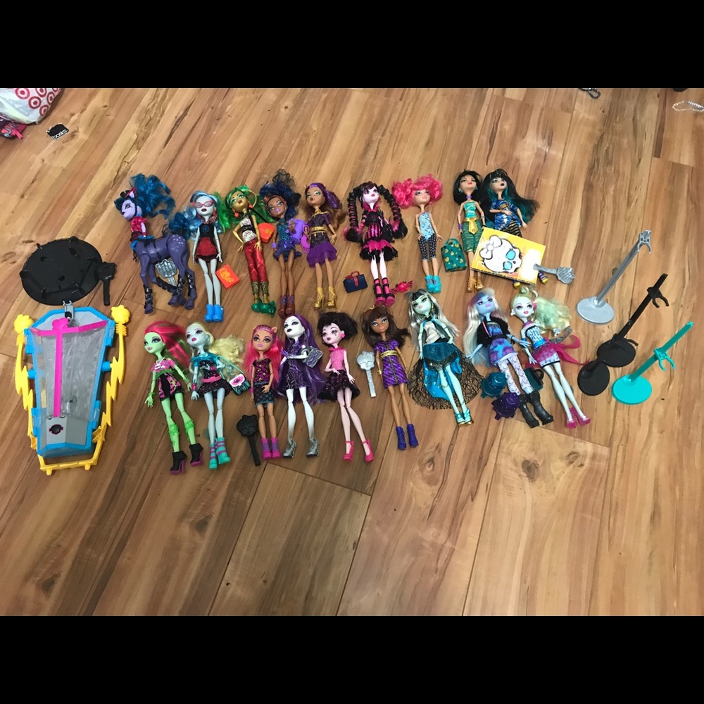 Monster High Dolls | 18 Dolls | Great Condition