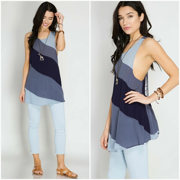 Colorblock Top W/Lace-up Back - Picture 2 of 5