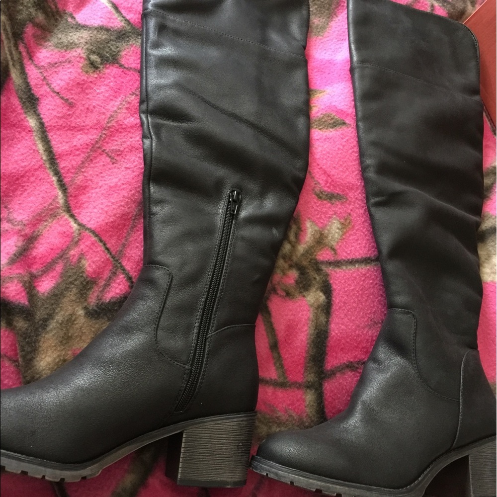 NIB BLACK 9M SO WOMEN OVER THE KNEE BOOTS