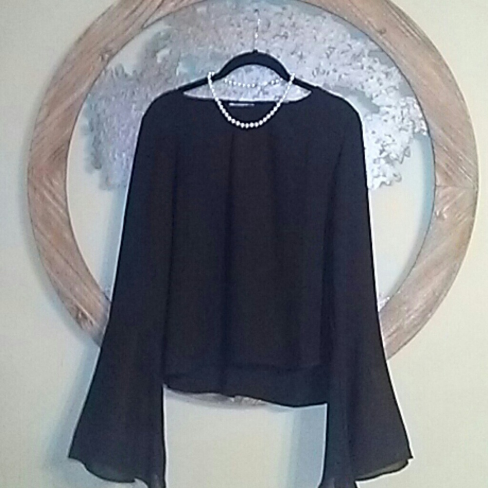 Clear out sale.....Shop the trends blouse Nwt
