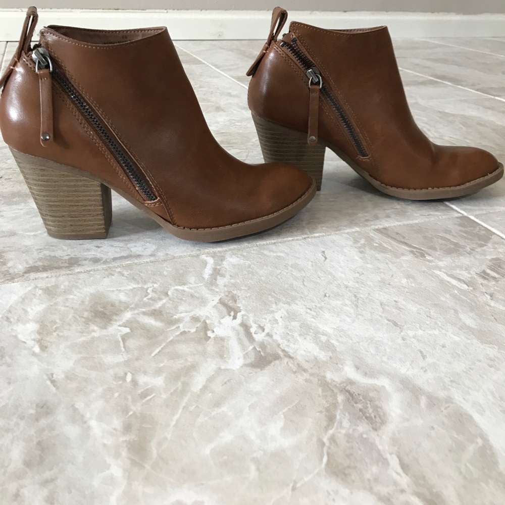 Heeled boots