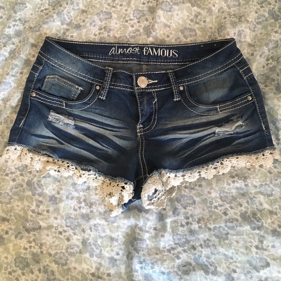Almost Famous Pants - Denim shorts with lace