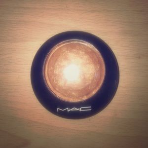 Mac Mineralize Skinfinish in Gold Deposit