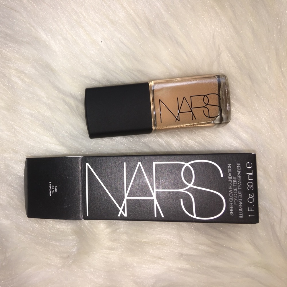 NARS Sheer Glow Foundation: MED/DARK 2 TAHOE