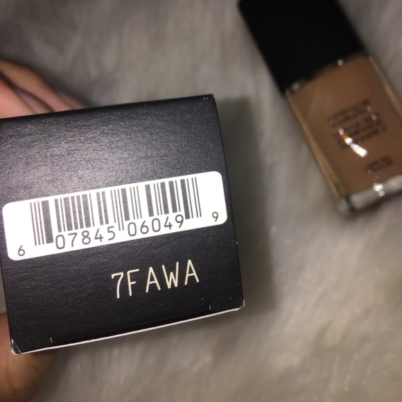 NARS Sheer Glow Foundation: MED/DARK 2 TAHOE - Picture 5 of 6