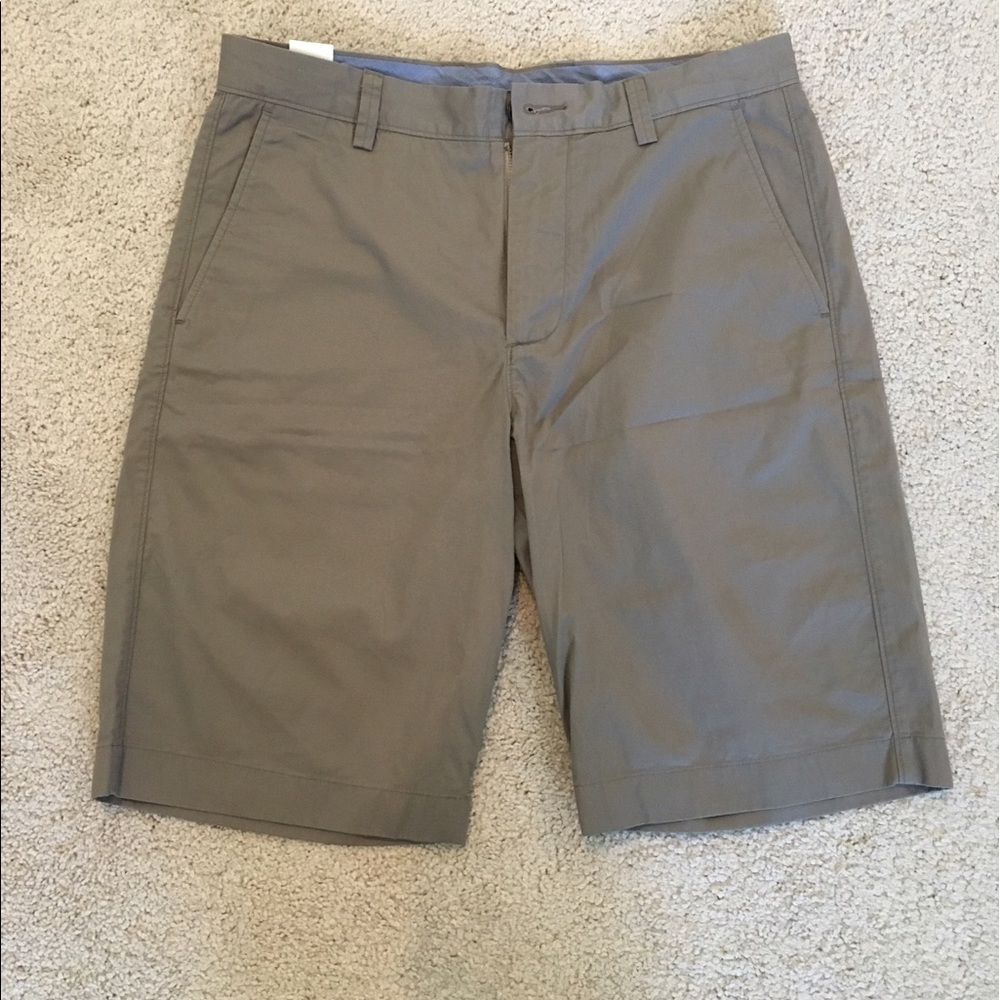 Men's J. Crew Classic Fit Sz32W khaki shorts NWT