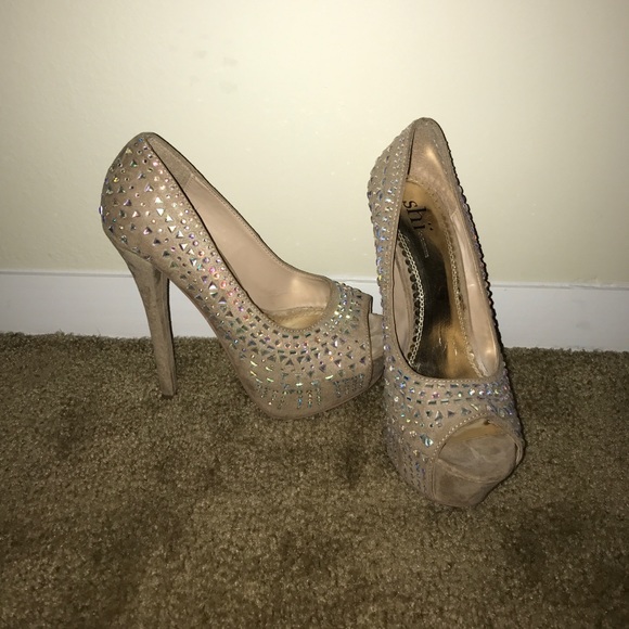 Tan heel with multi color gems! - Picture 2 of 2