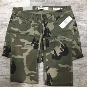Bullhead denim camo jeans