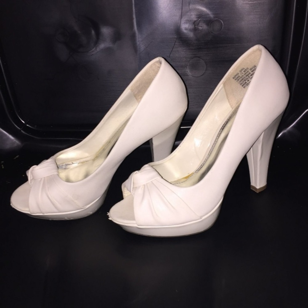 Cream open toe heels!