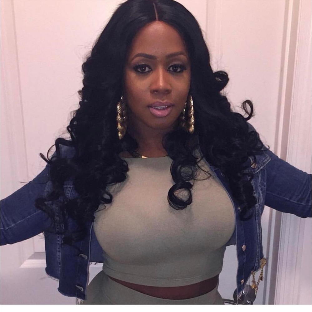 Meet your Posher, Naema