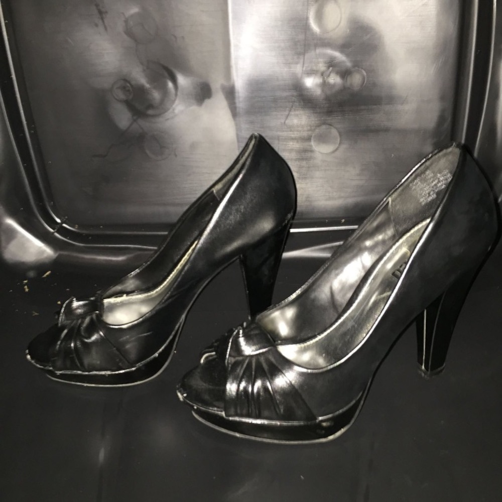 Black open toe heels!