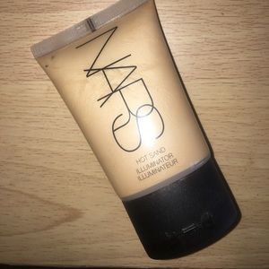 NARS illuminator in Hot Sand