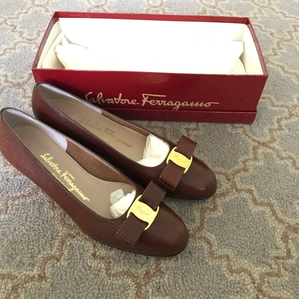 EUC Tan Salvatore Ferragamo Lillaz heels sz 8 AAA