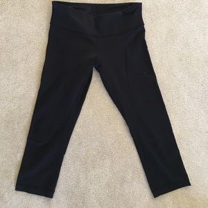 Lululemon Wonder Under cropped black leggings