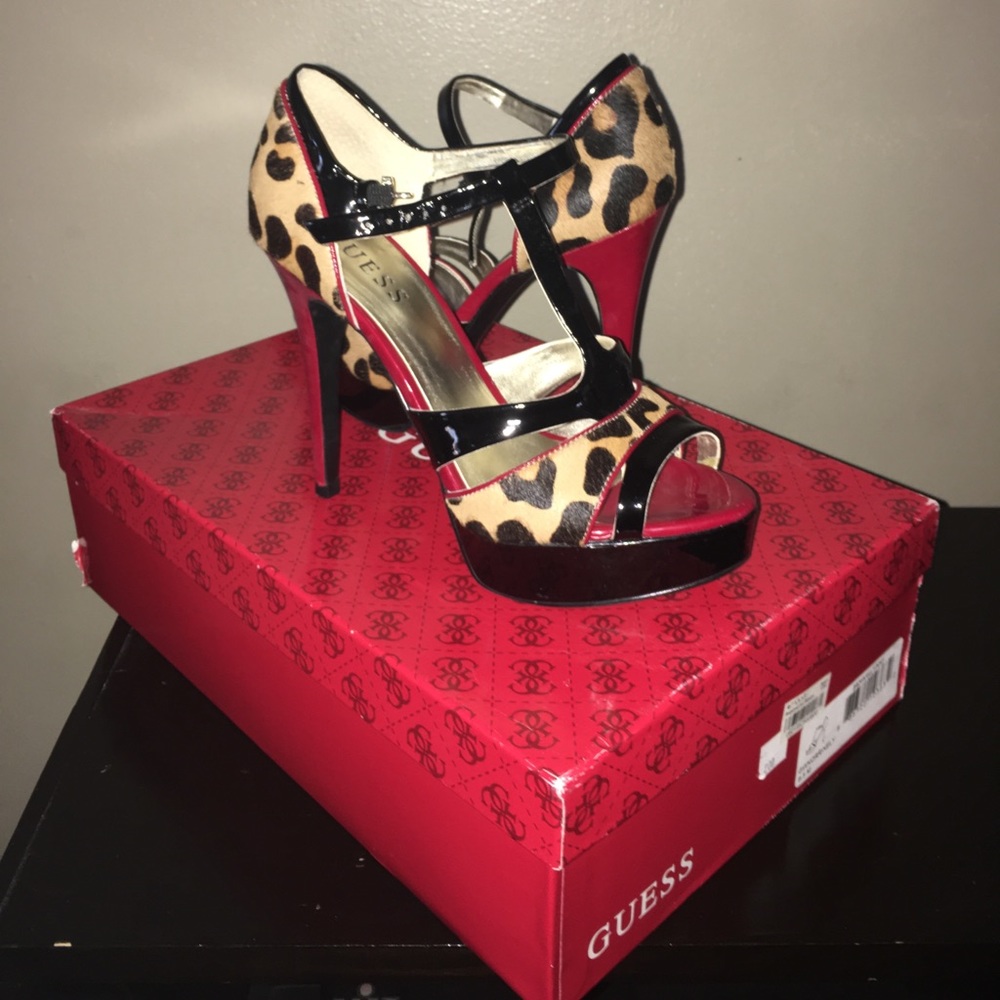 EXTRA 10% OFF Guess Korrinely (GWKORRINELY)