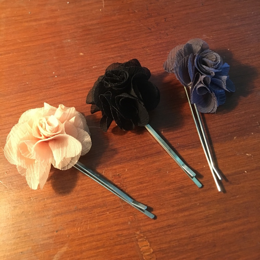 3 Rose Hair Accessories