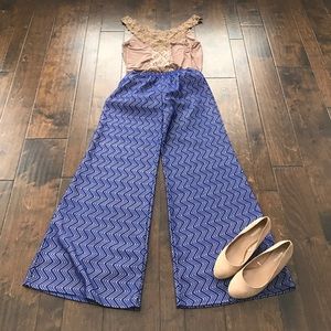 NWOT Lace detail sleeveless tunic top!!!