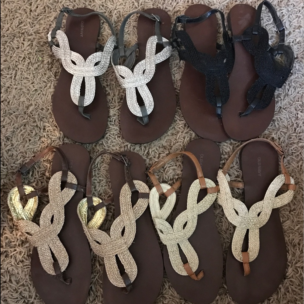 **4 pair of Old Navy sandals**