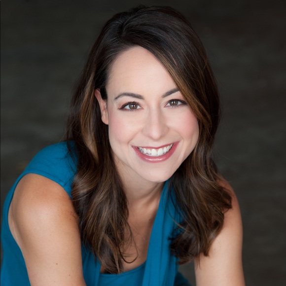 Meet your Posher, Jessica - Picture 2 of 2