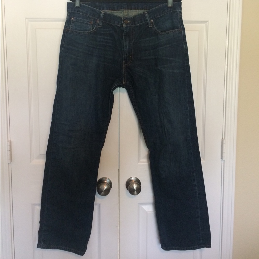 Dark wash Levi's 514.