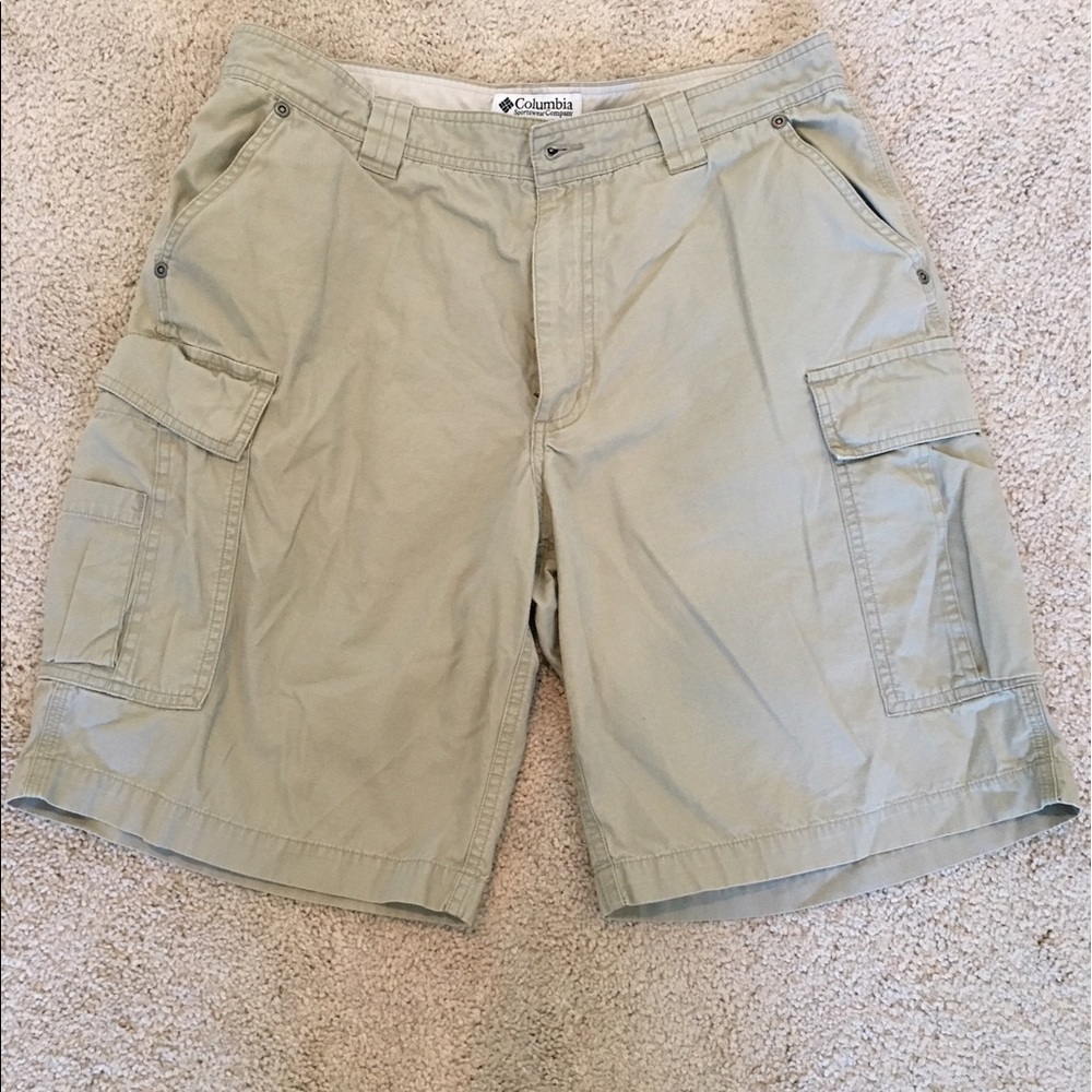 Men's Columbia Sz32 Khaki Cargo Shorts
