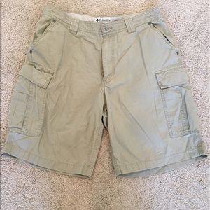 Men's Columbia Sz32 Khaki Cargo Shorts