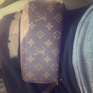 Lv wallet