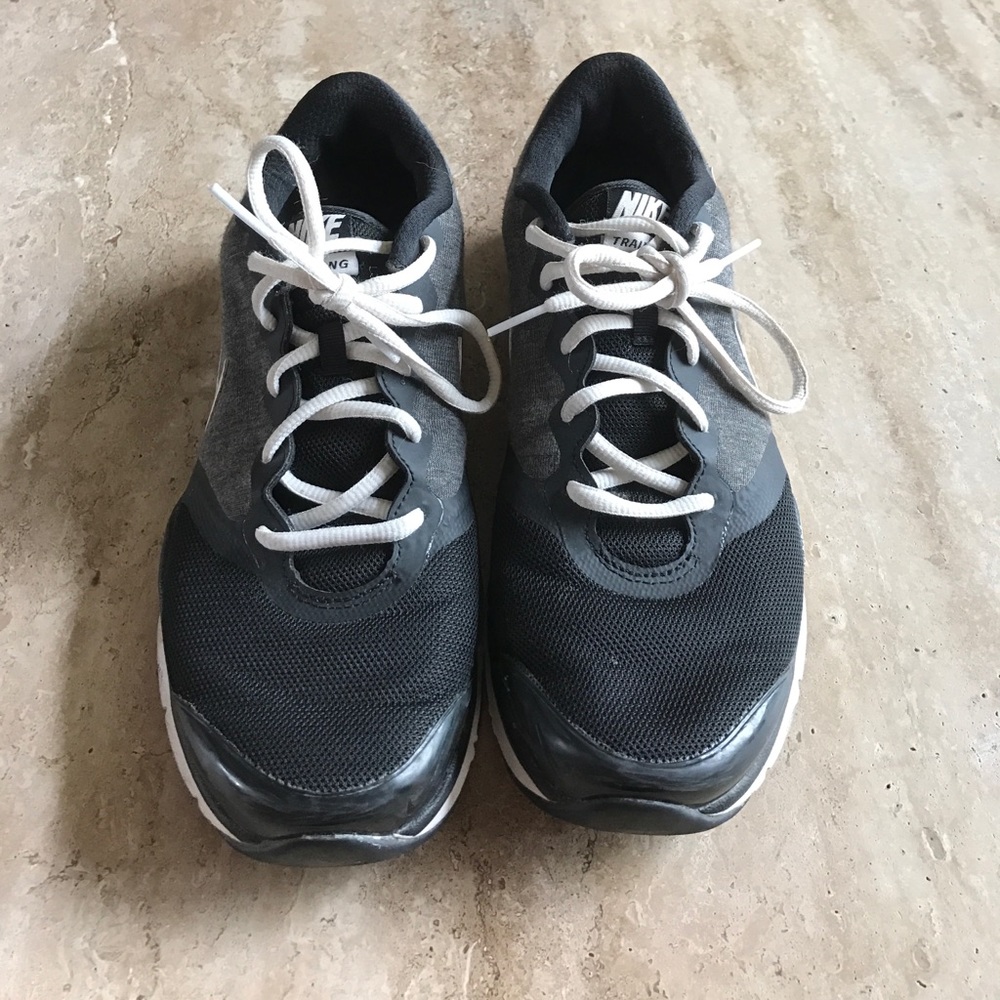 Nike Tennis Shoes