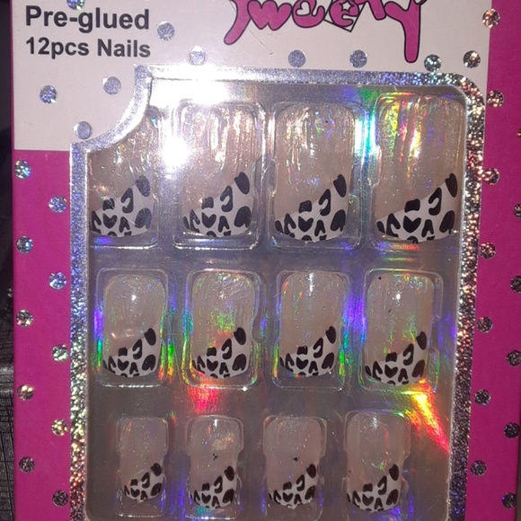 Selling pre-glued 12 pcs Nails! - Picture 4 of 4