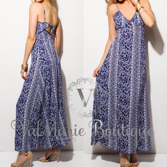 📍CLEARANCE 📍Paisley Navy Maxi Dress - Picture 3 of 4