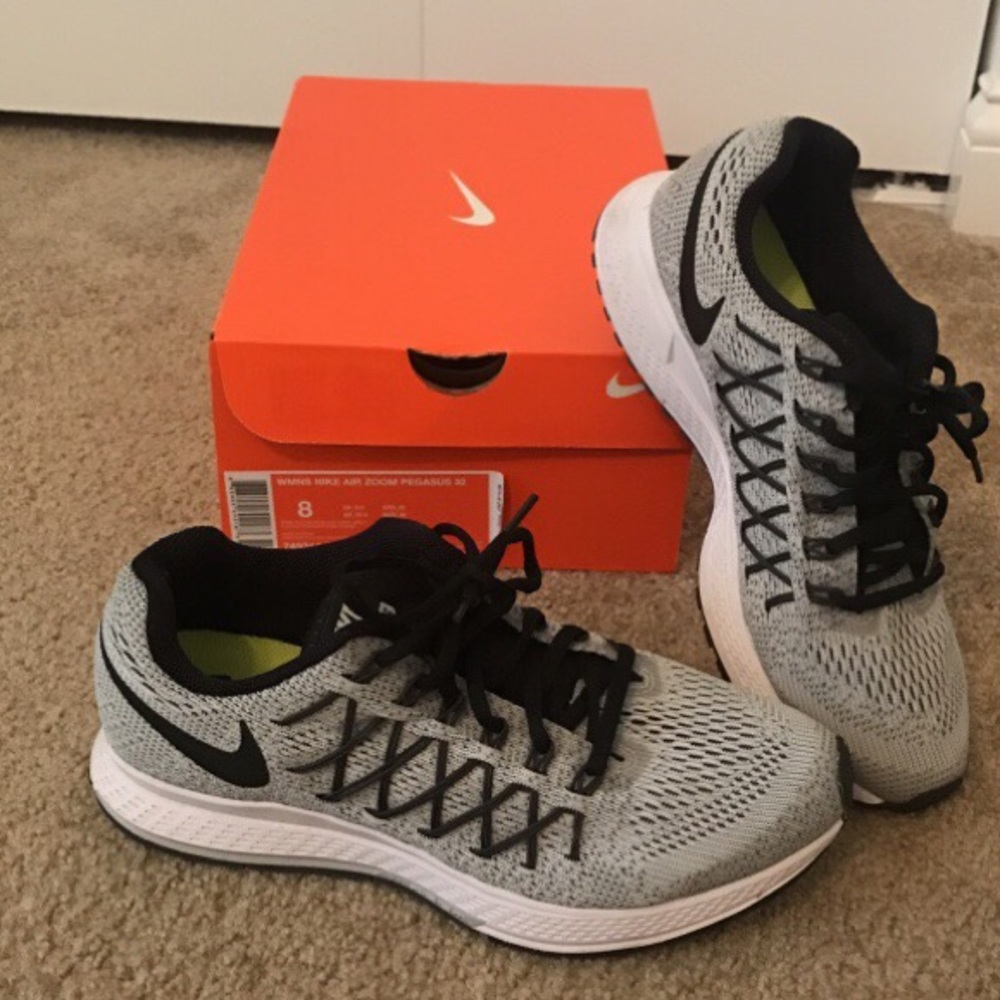 Women's Nike air zoom Pegasus 32 size 8