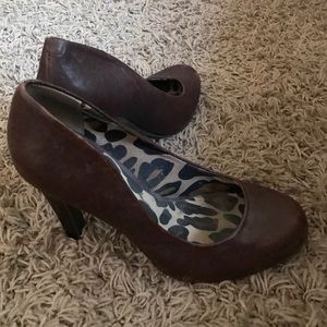 Brown Jessica Simpson heels 👠
