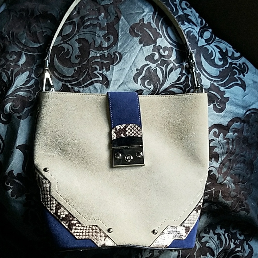 Claudia Bucket Style Bag. Made in Italy