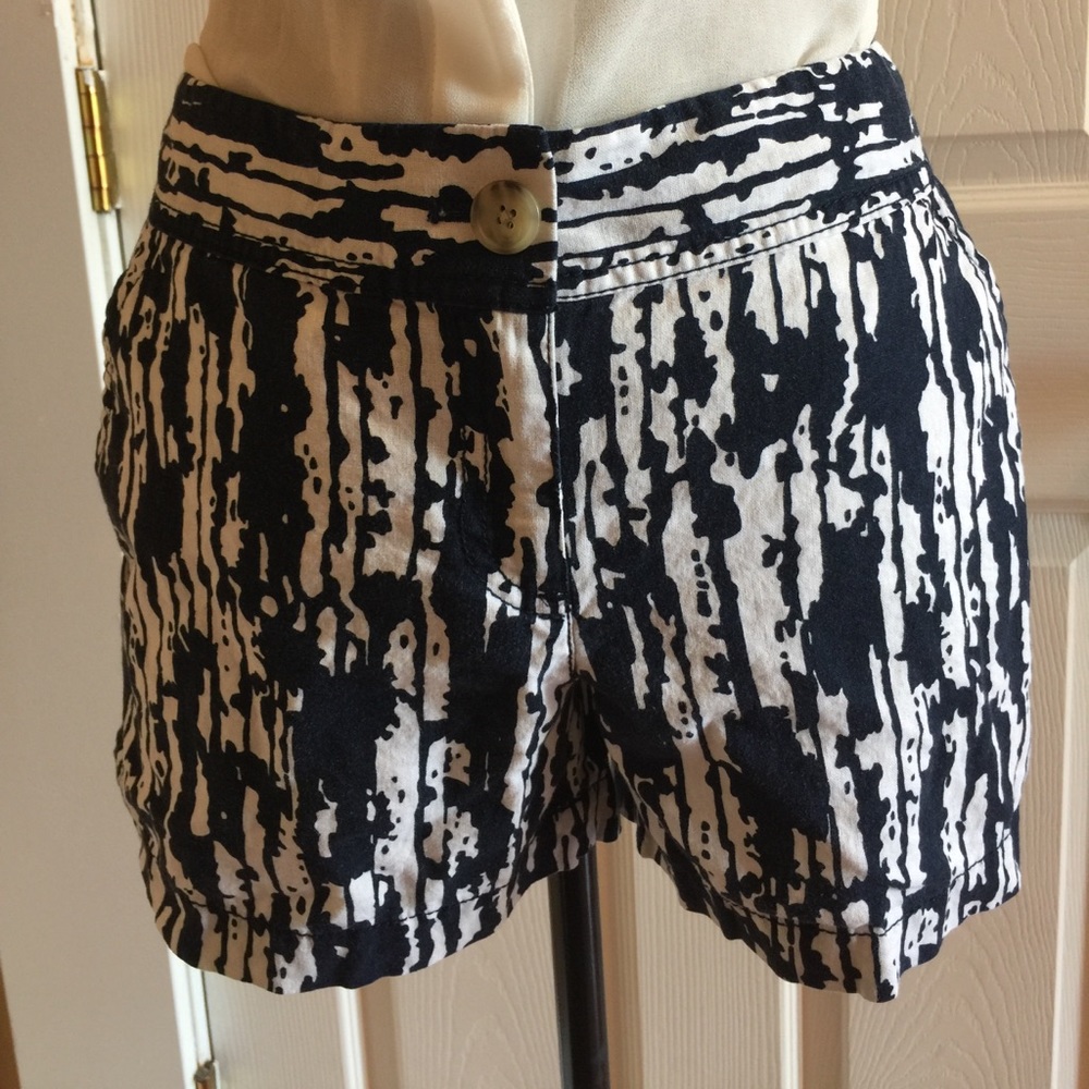 LOFT Navy Blue and White Size 4 Shorts