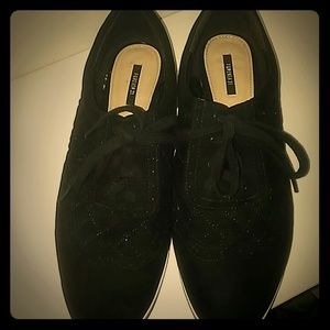 Black embroidered forever 21 sneakers.