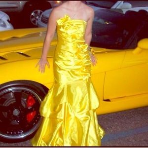 YELLOW PROM DRESS
