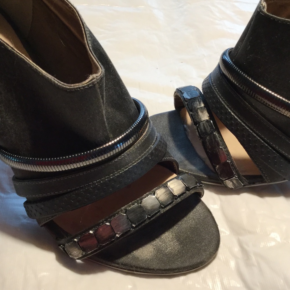 Trend Heels - image 2